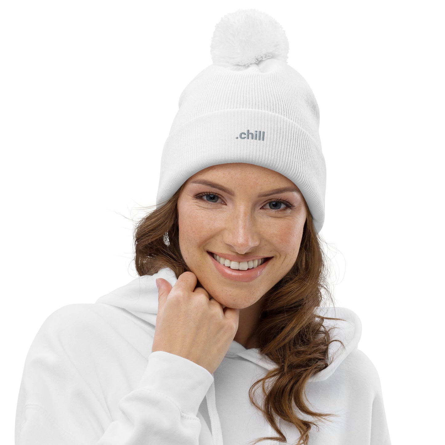 Gorro .chill blanco con pompón